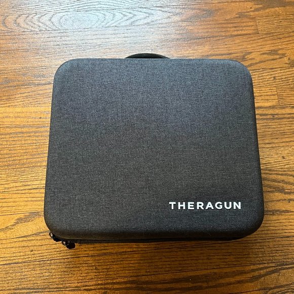 Theragun Elite with attachments, charger and case - Picture 6 of 6